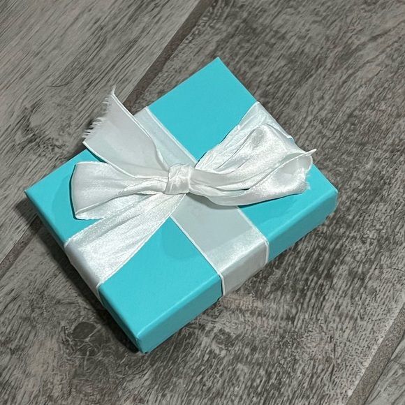 Tiffany’s Blue double heart tag pendant - Picture 7 of 7